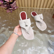 LP 26S THONG SANDALS IN CREAM WHITE SUEDE SILVER HARDWARE