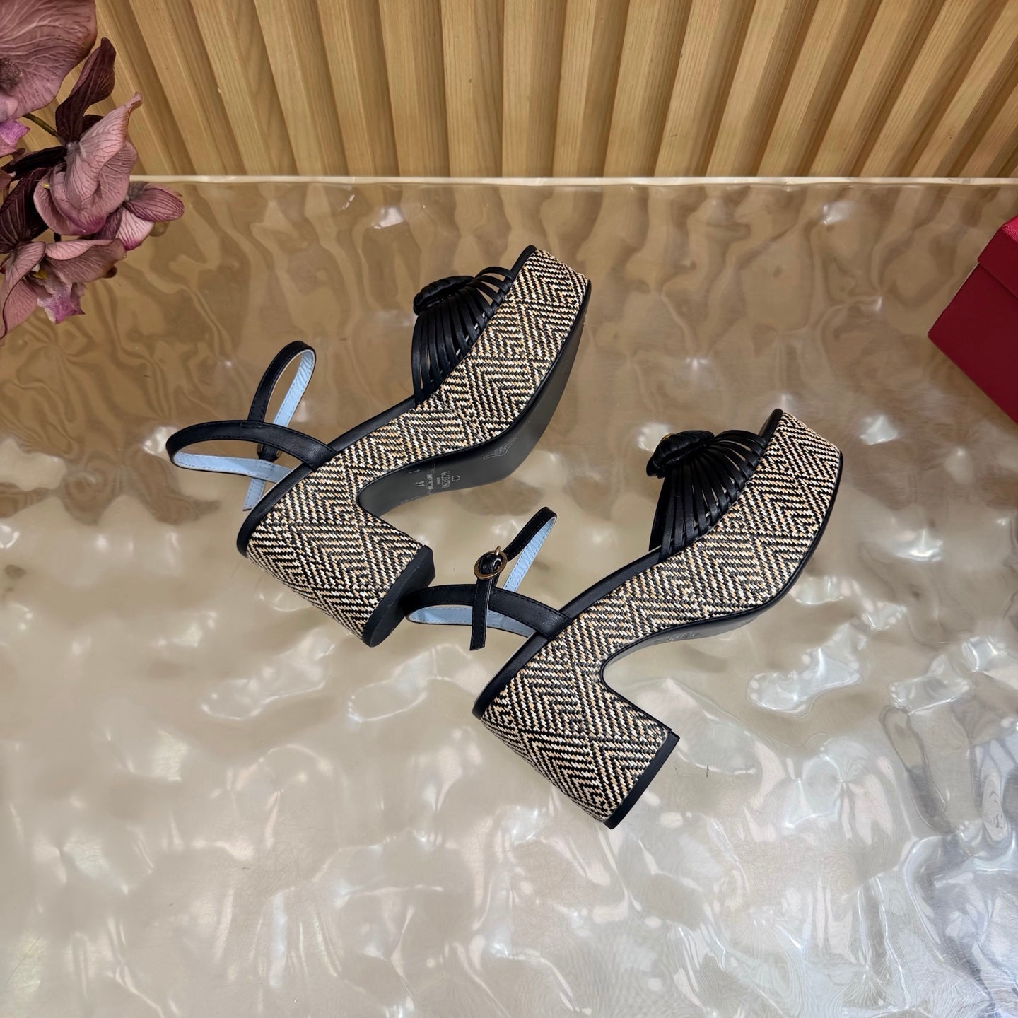 VALENTINO 26S PLATFORM SANDALS 90 MM IN BLACK CALFSKIN BEIGE WOVEN FABRIC
