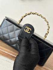 VINTAGE COSMETIC BAG 22 IN BLACK SHINY CALFSKIN GOLD HARDWARE