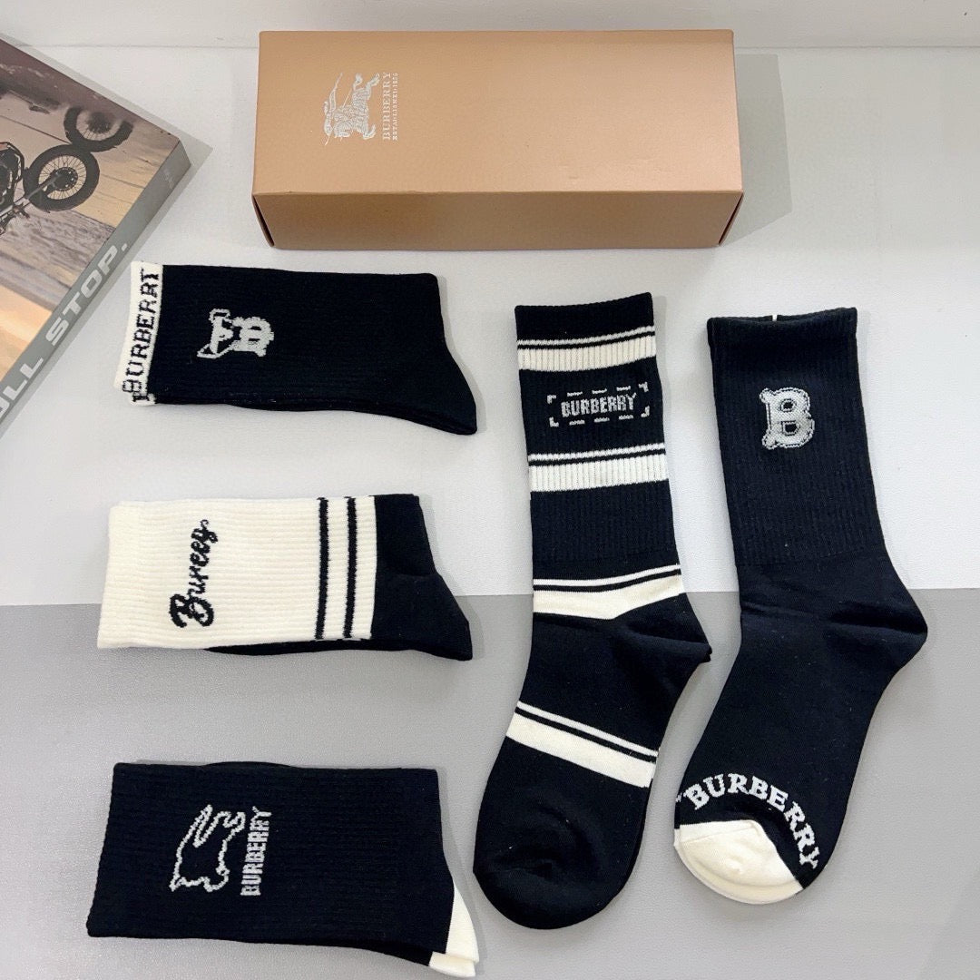 BURBERRY 26S CREW SOCKS 419288 (1 BOX)