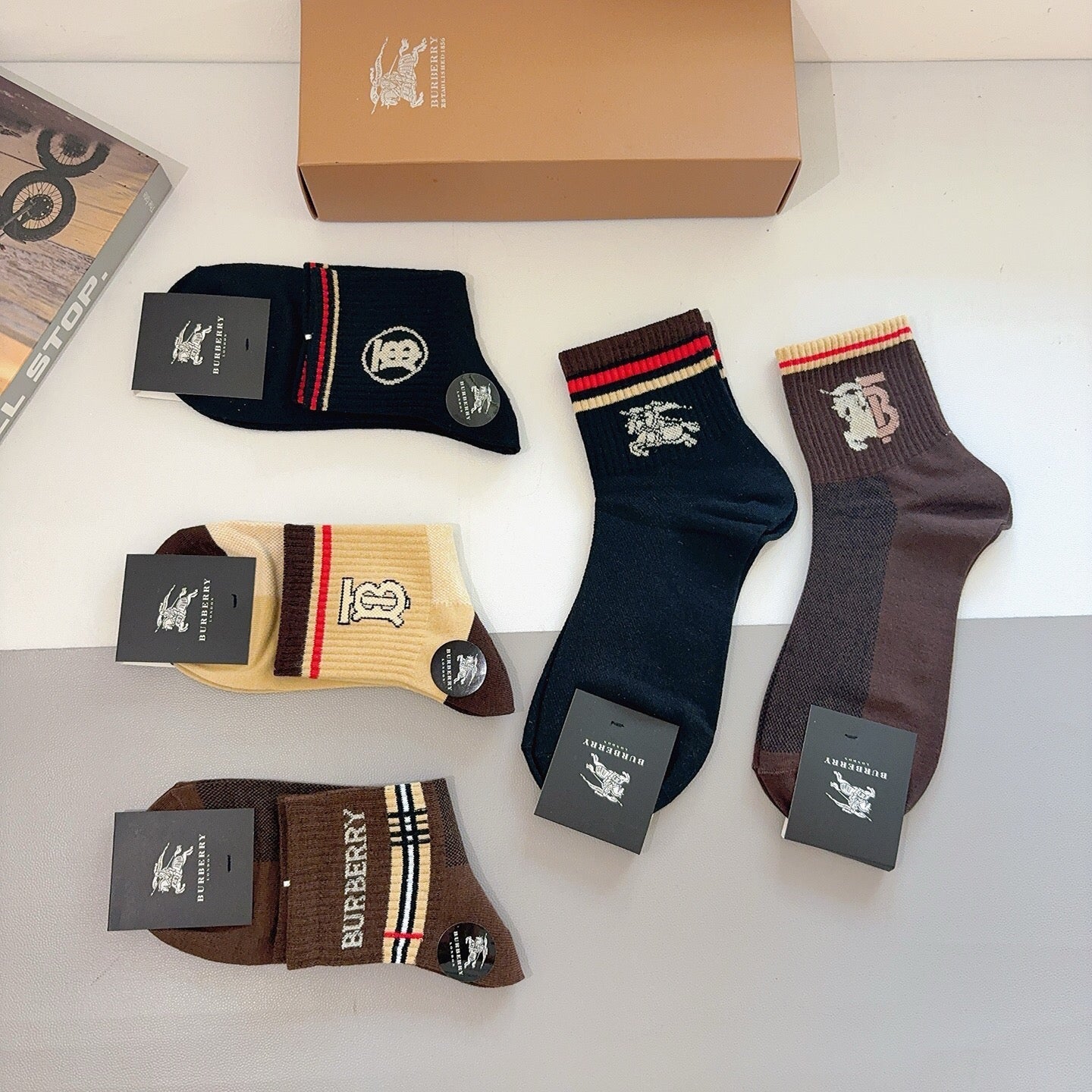 BURBERRY 26S ANKLE SOCKS 405326 (1 BOX)