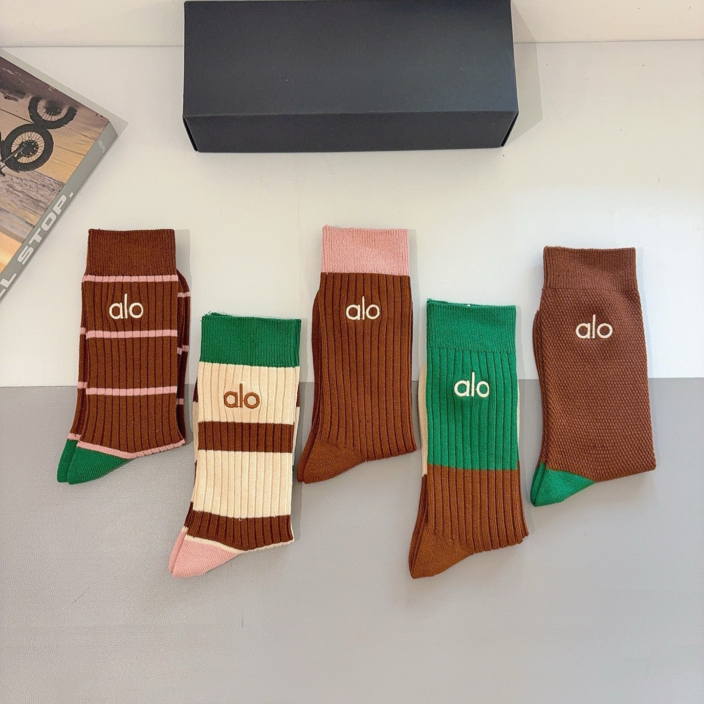ALO 26S CREW SOCKS 423021 (1 BOX)