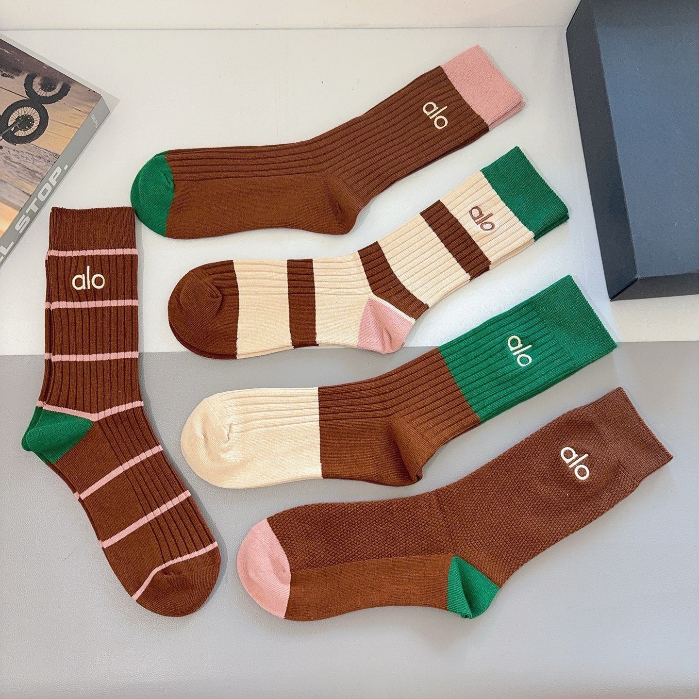 ALO 26S CREW SOCKS 423021 (1 BOX)