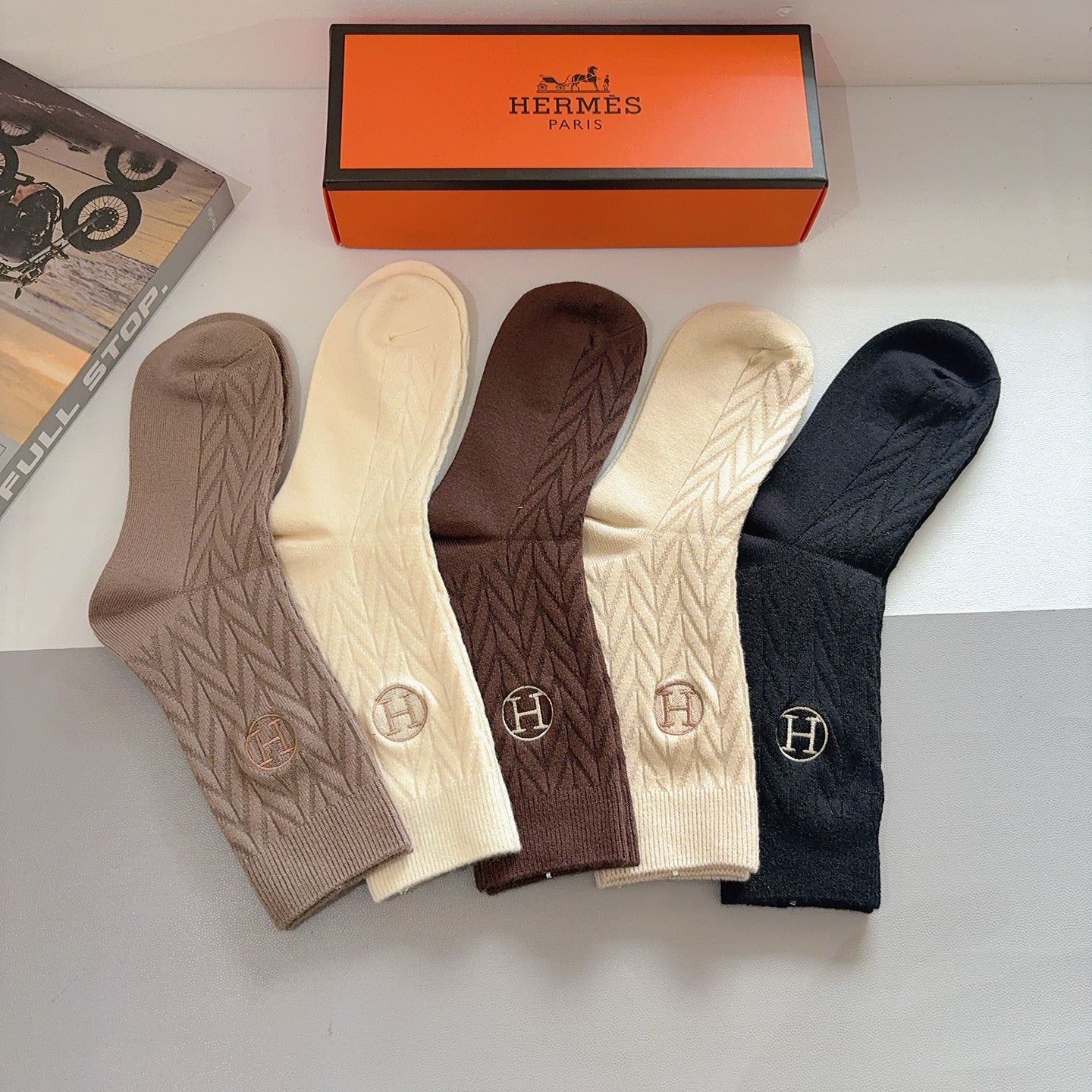 HERMES 26S CREW SOCKS 405335 (1 BOX)