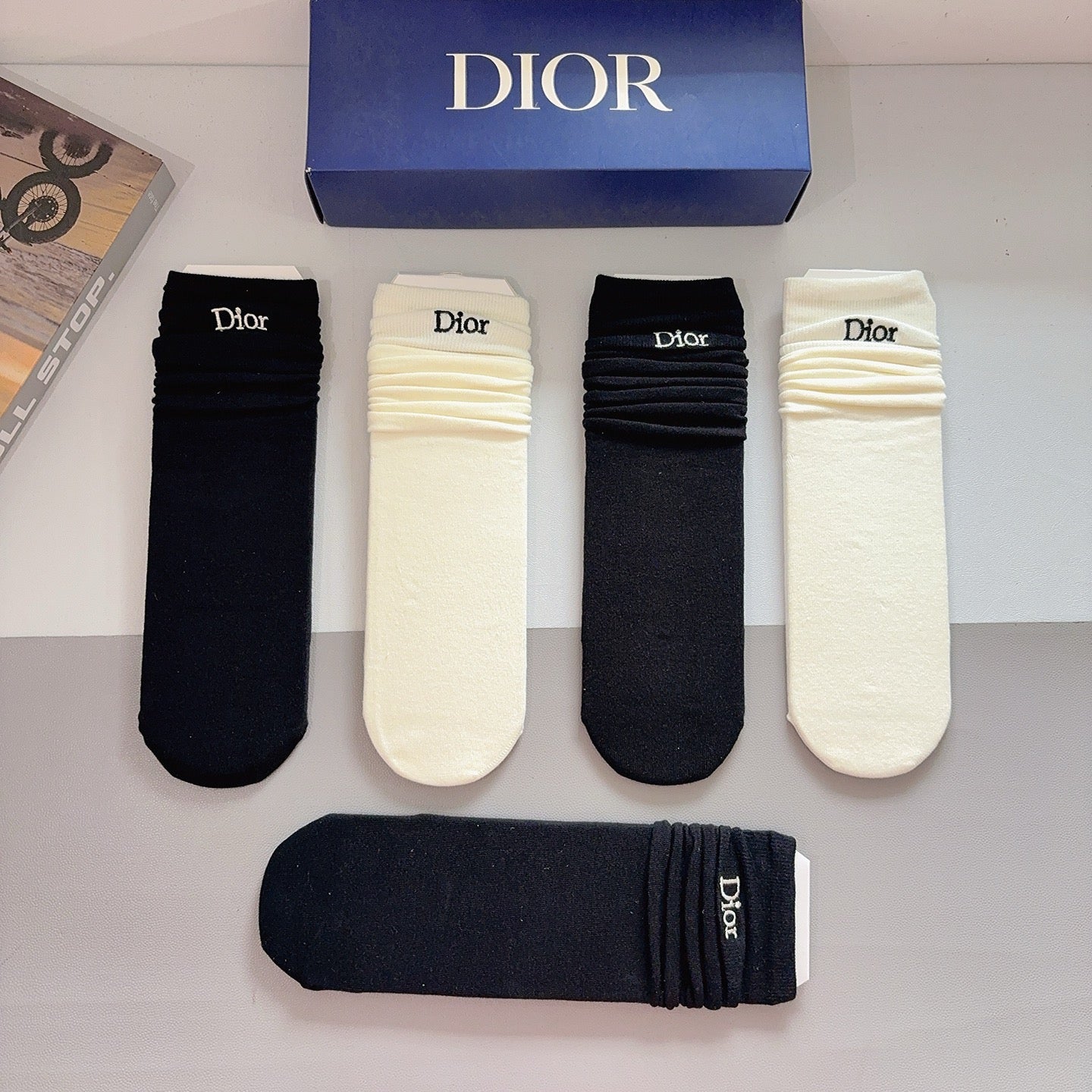 DIOR 26S CREW SOCKS 407122 (1 BOX)