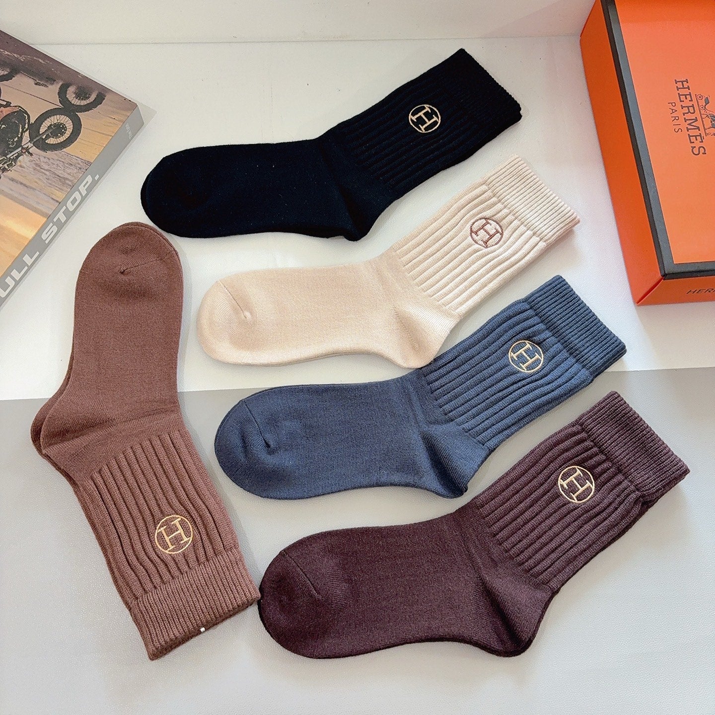 HERMES 26S CREW SOCKS 265616 (1 BOX)