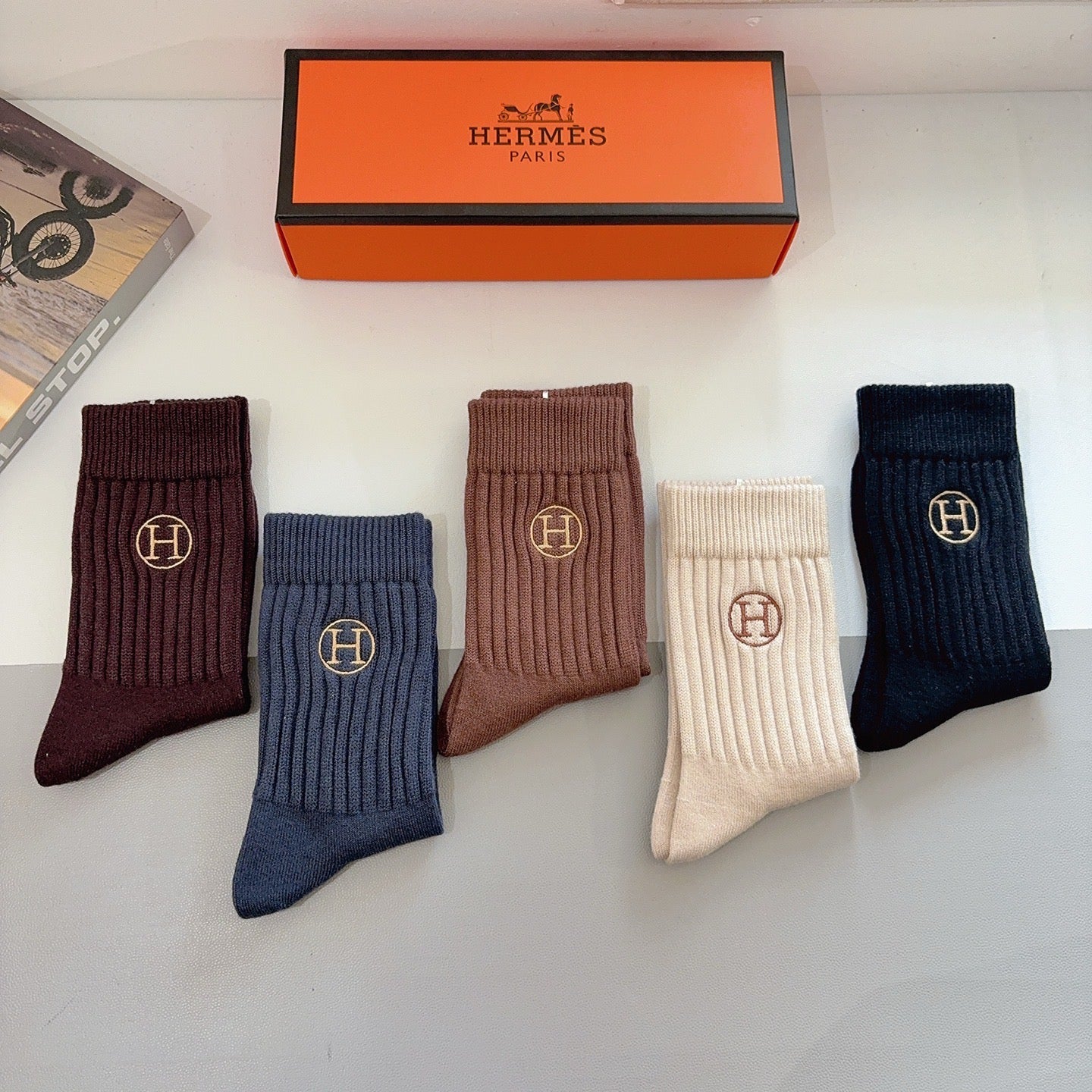 HERMES 26S CREW SOCKS 265616 (1 BOX)