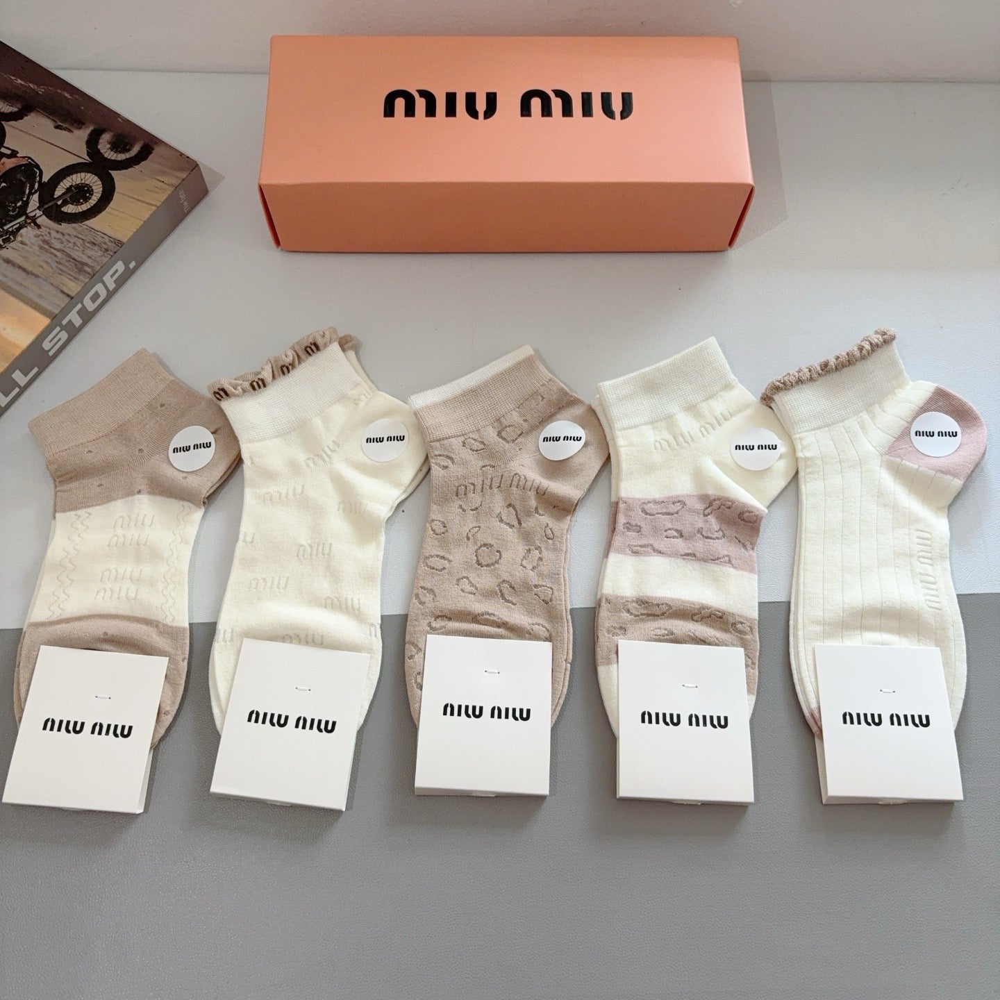 MIUMIU 26S ANKLE SOCKS 410338 (1 BOX)
