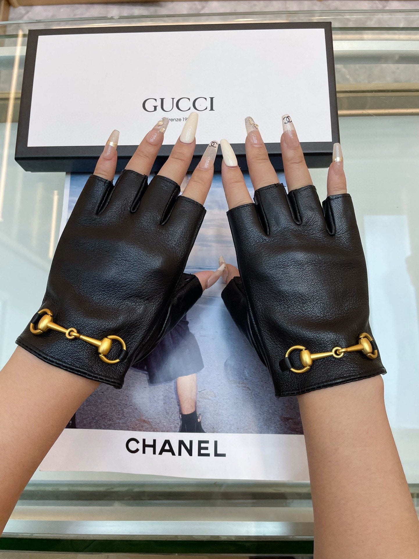 FINGERLESS GLOVES WITH HORSEBIT IN BLACK LAMBSKIN 463853