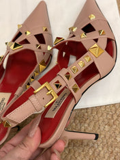 VALENTINO 26S ROCKSTUD SLINGBACK HEELS IN BLUSH NUDE CALFSKIN
