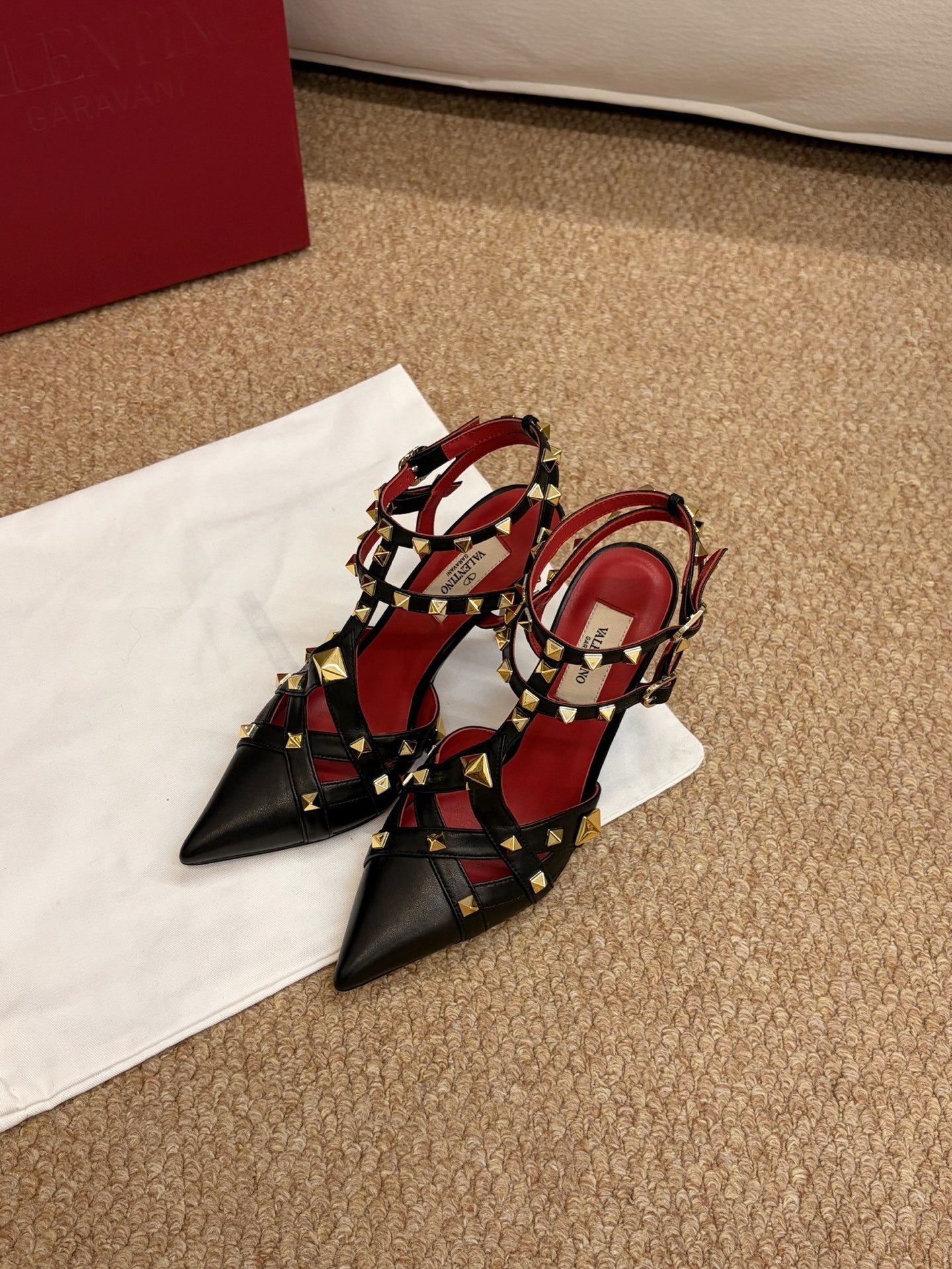 VALENTINO 26S OCKSTUD HEELS IN BLACK CALFSKIN