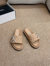 CHANEL 26S SLIDE SANDALS IN BEIGE QUILTED CALFSKIN SILVER HARDWARE