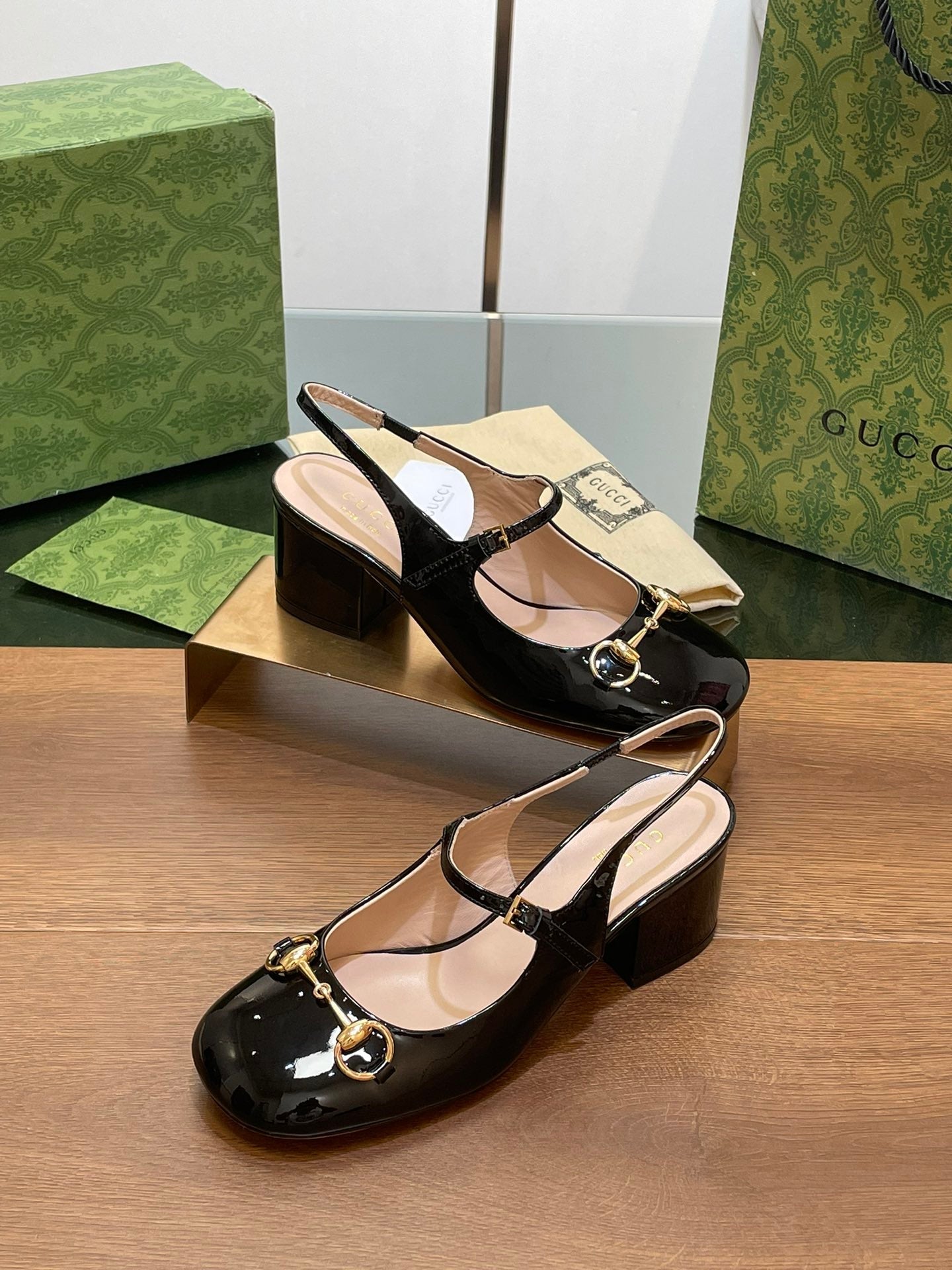 GG HORSEBIT PUMP BLACK GLOSSY LAMBSKIN