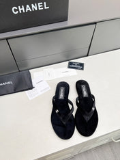 THONG SLIPPERS IN BLACK VELVET