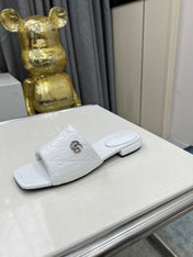 GG CASUAL SLIPPERS IN WHITE CALFSKIN LOGO EMBOSSING
