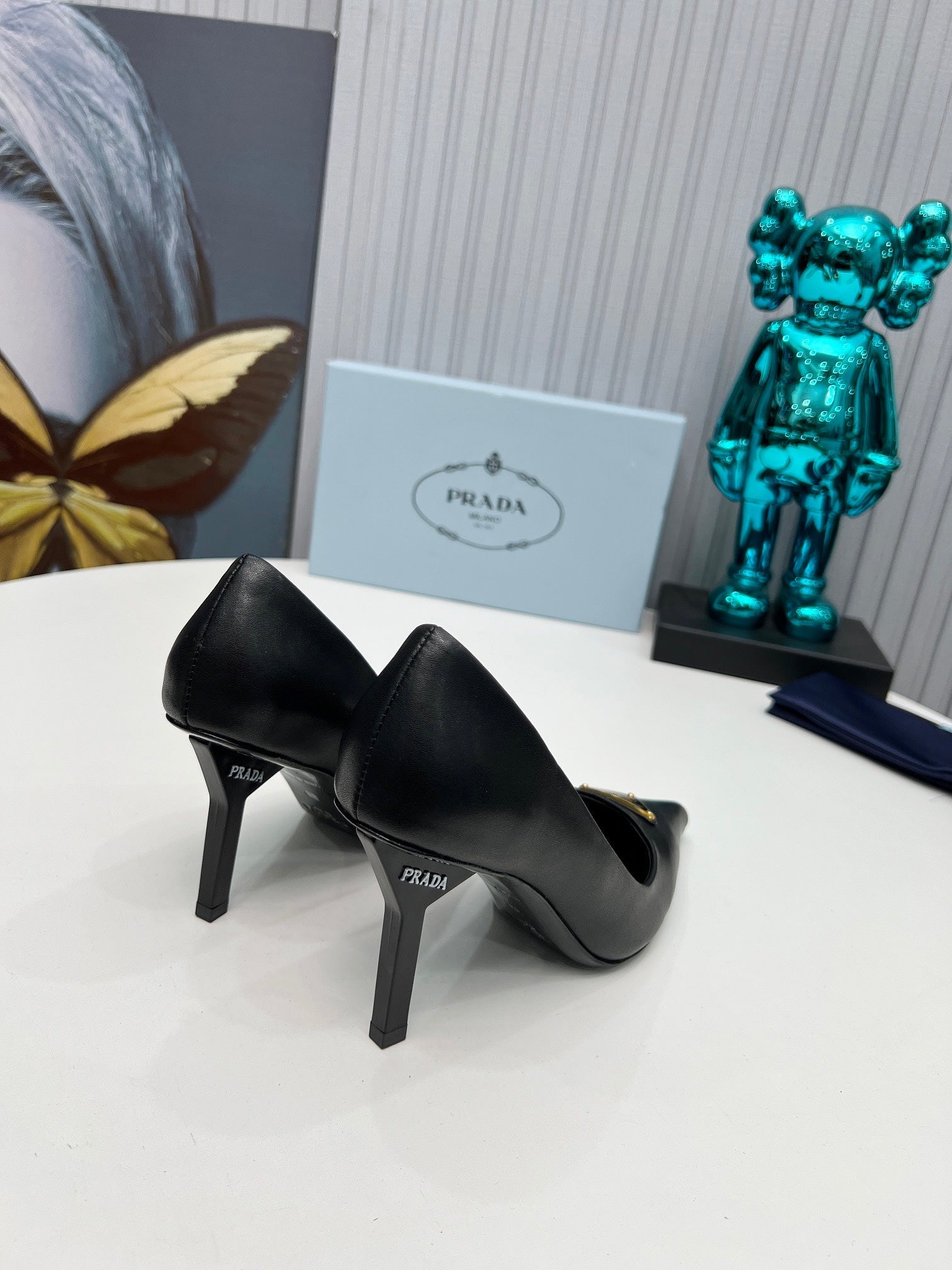 HIGH-HEEL PUMPS IN BLACK SHEEPSKIN