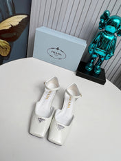 PRADA 26S ANKLE STRAP PUMPS 40MM IN WHITE PATENT CALFSKIN TRIANGLE LOGO