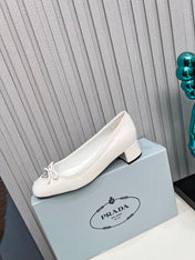 PRADA 26S ROUND TOE PUMPS BLOCK HEEL 40MM IN WHITE CALFSKIN WITH BOW