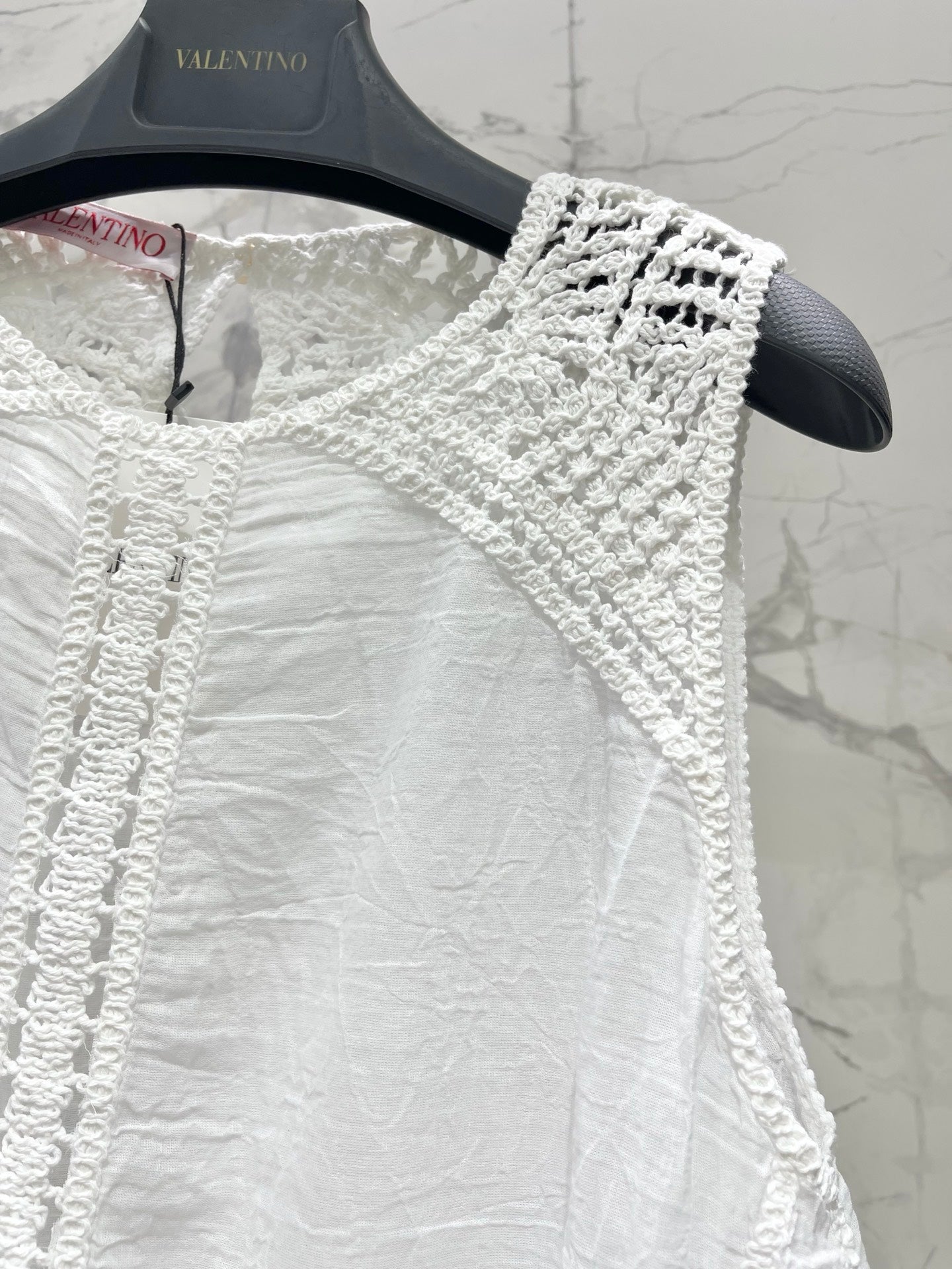 VALENTINO 26S SLEEVELESS CROCHET-TRIM TOP 449