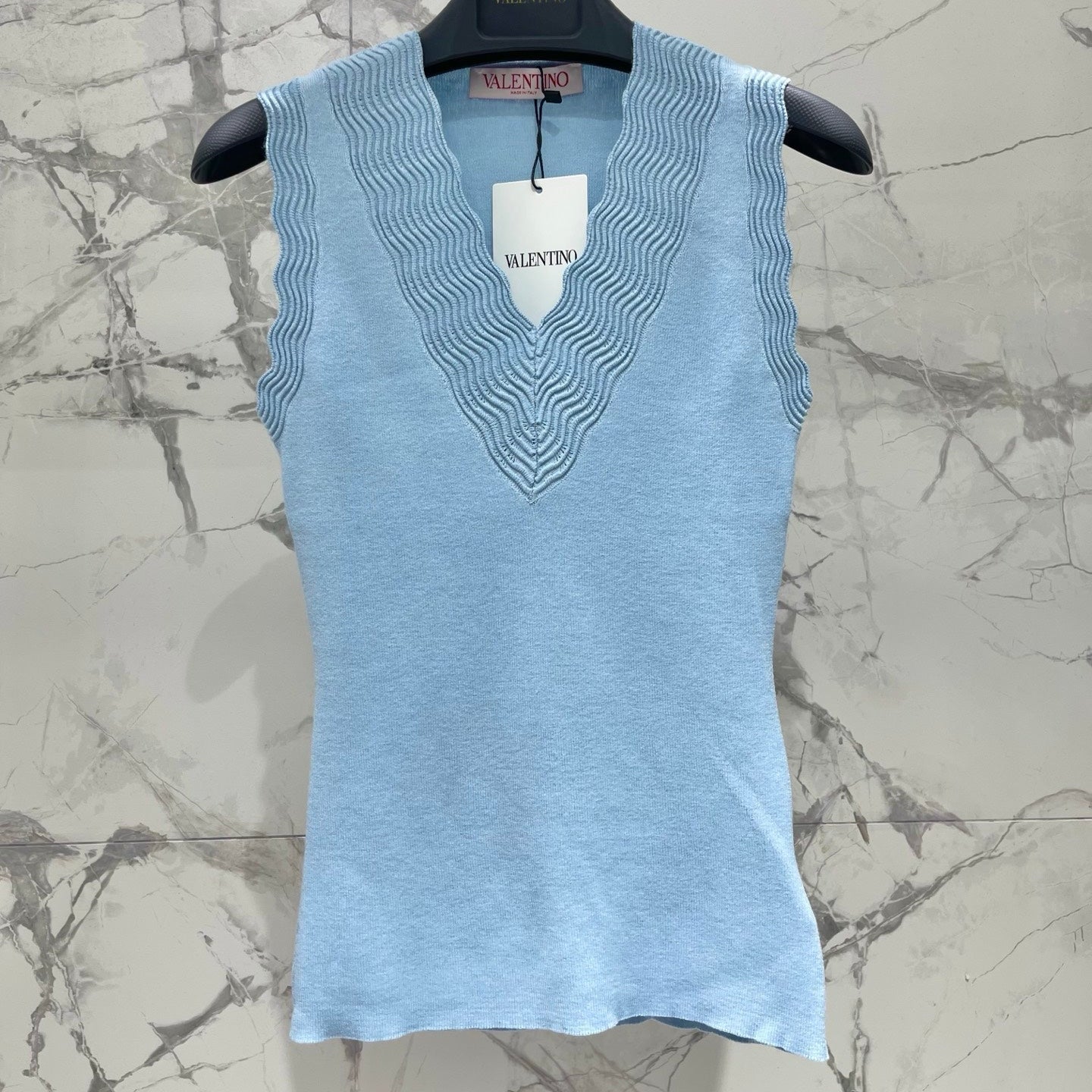 VALENTINO 26S SLEEVELESS V-NECK KNIT TOP 441