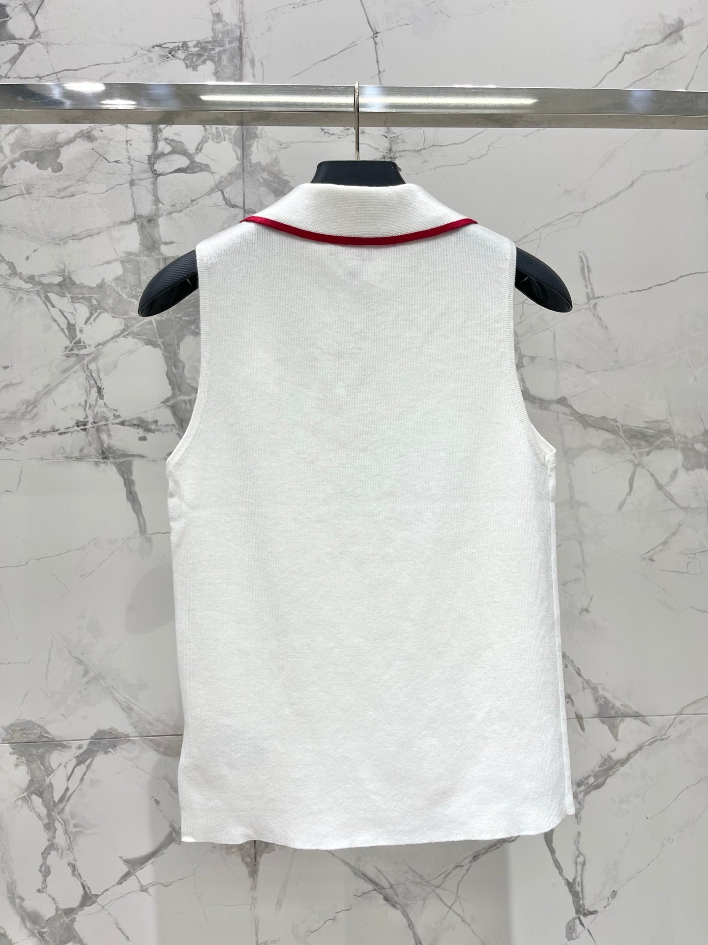 VALENTINO 26S SLEEVELESS POLO KNIT TOP 439