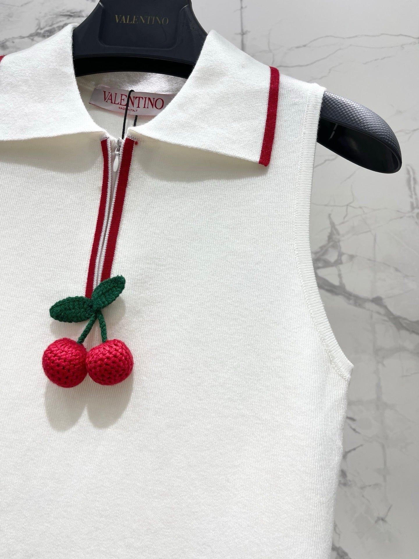 VALENTINO 26S SLEEVELESS POLO KNIT TOP 439