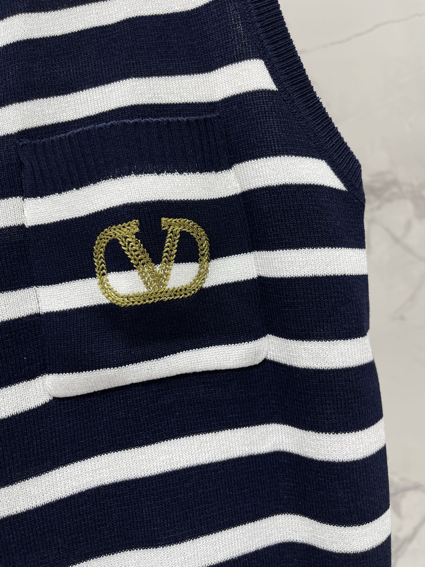 VALENTINO 26S SLEEVELESS KNIT CARDIGAN 376