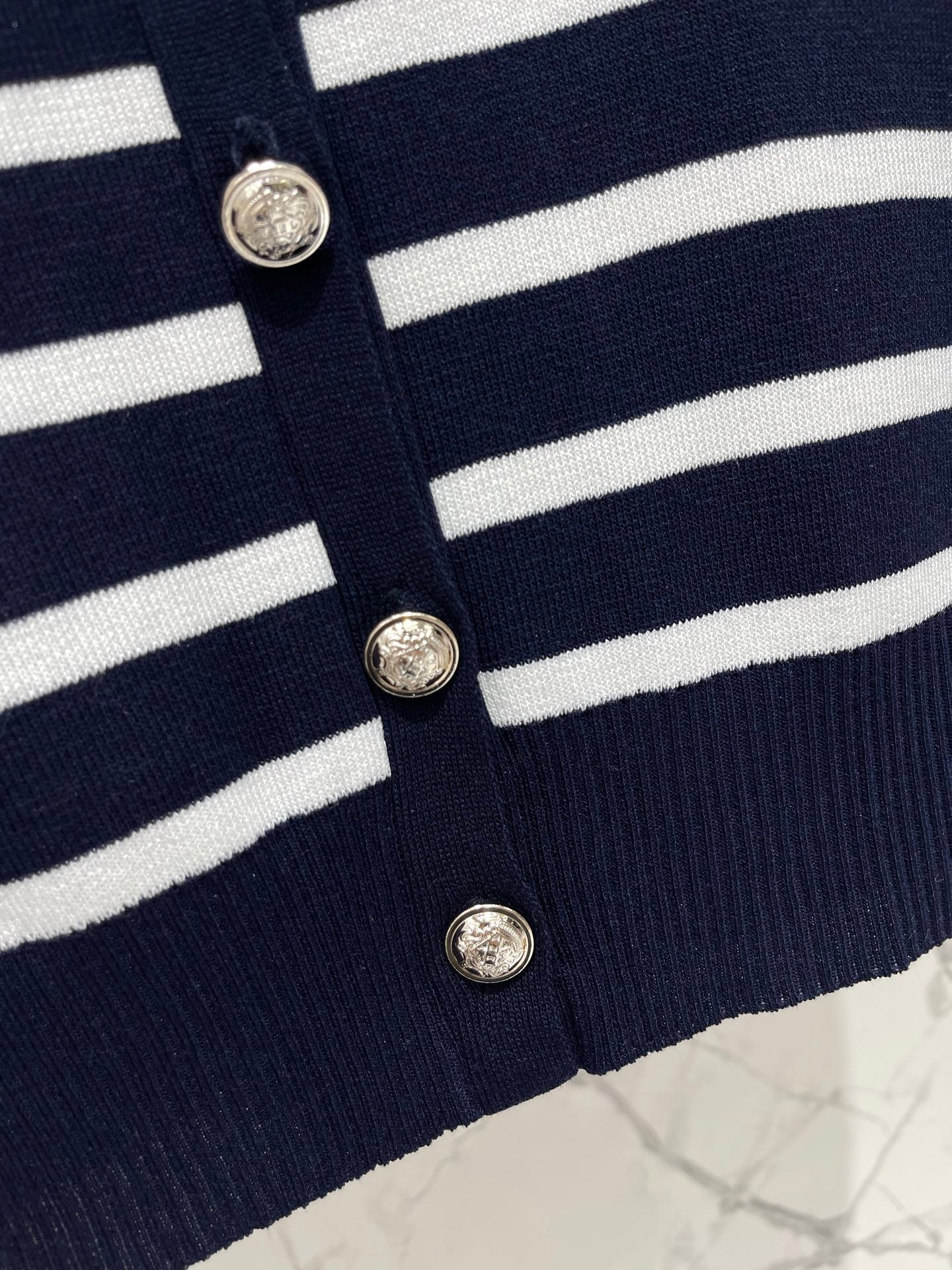 VALENTINO 26S SLEEVELESS KNIT CARDIGAN 376