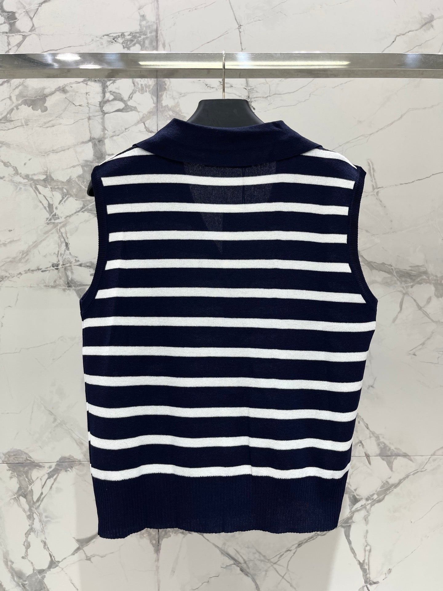 VALENTINO 26S SLEEVELESS KNIT CARDIGAN 376