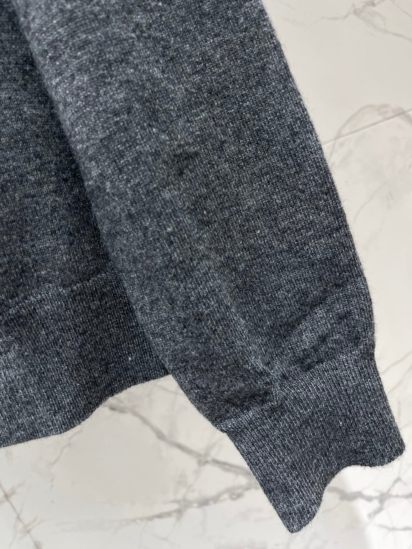 MIUMIU 26S V-NECK KNIT CARDIGAN 1301