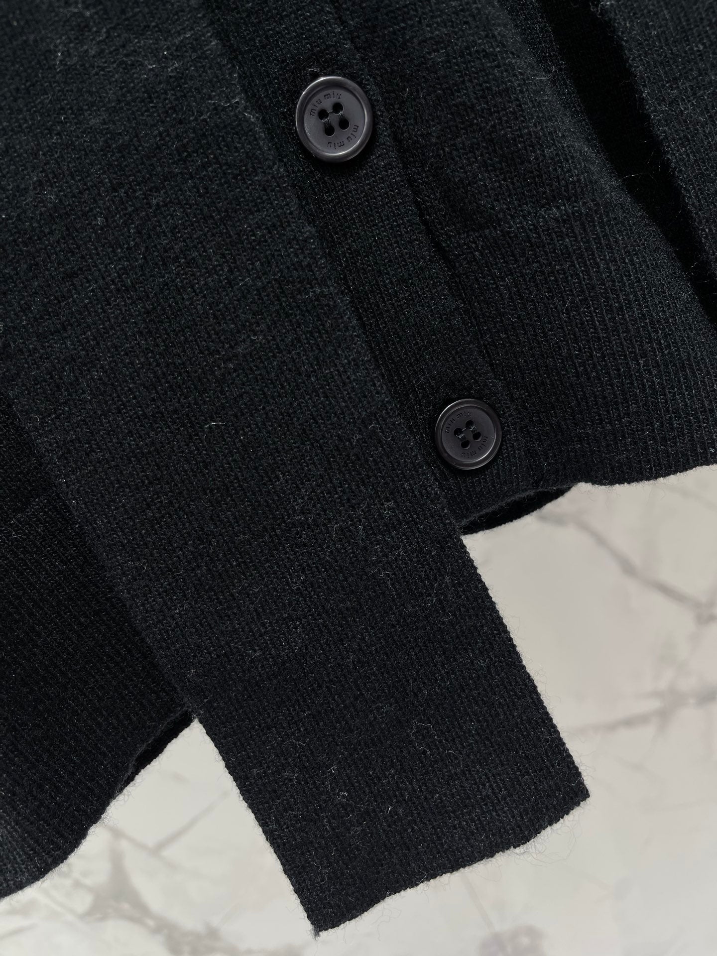 MIUMIU 26S V-NECK KNIT CARDIGAN 1300