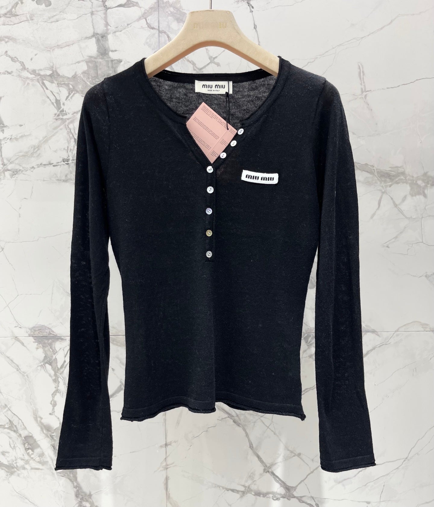 MIUMIU 26S V-NECK BUTTONED LONG-SLEEVE KNIT TOP 1430