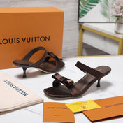 LV 26S SLIDE HEELS 40MM IN DARK BROWN SATIN WITH BOW
