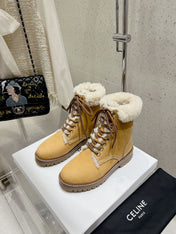 MARTIN BOOT IN PEANUT BROWN SUEDE AND WHITE FLEECE