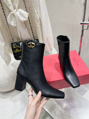 VLOGO SIGNATURE WHITE CALFSKIN ANKLE BOOT 75 MM