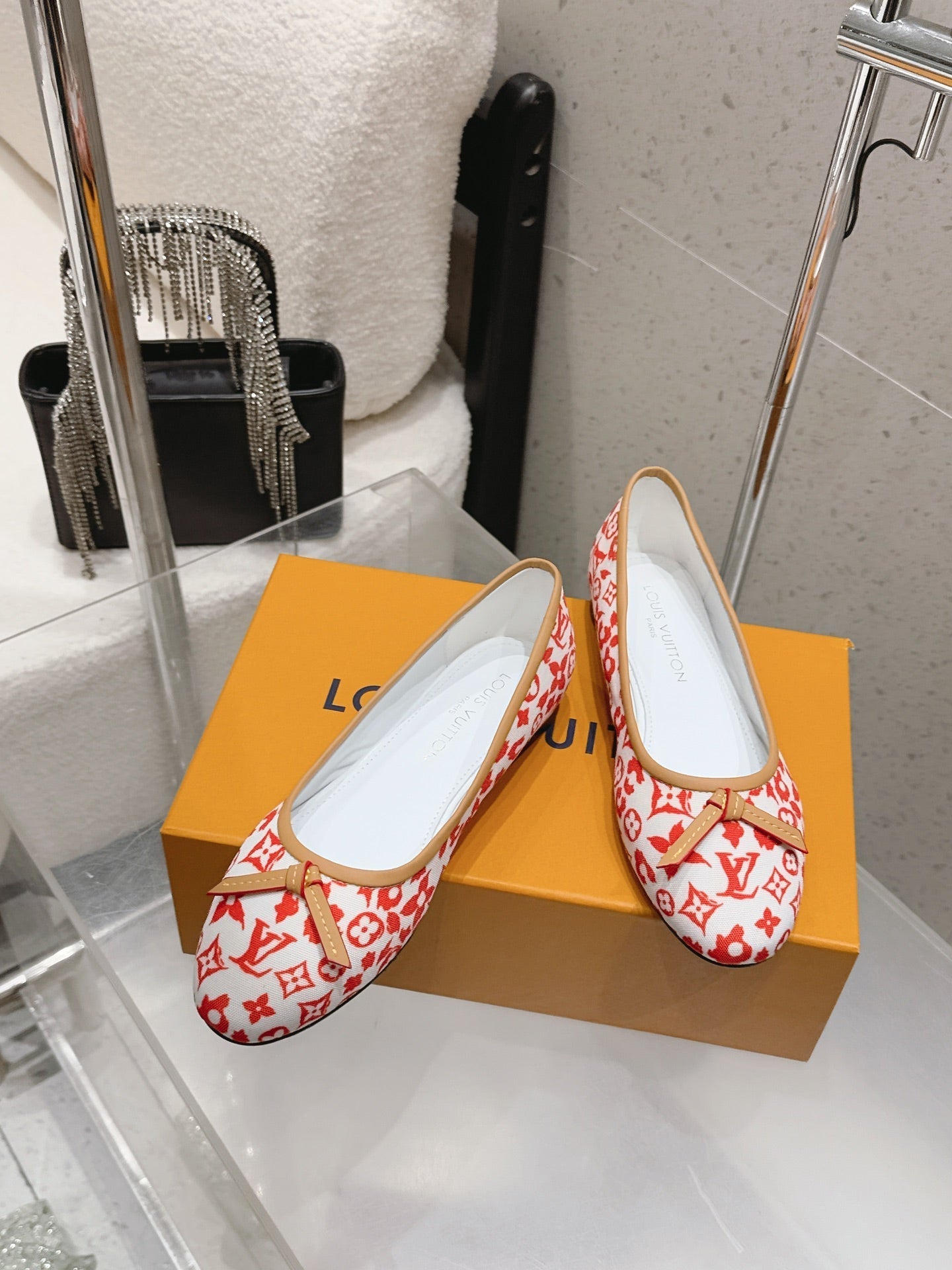 LV 26S BALLET FLATS IN WHITE RED MONOGRAM CANVAS WITH BEIGE CALFSKIN BOW