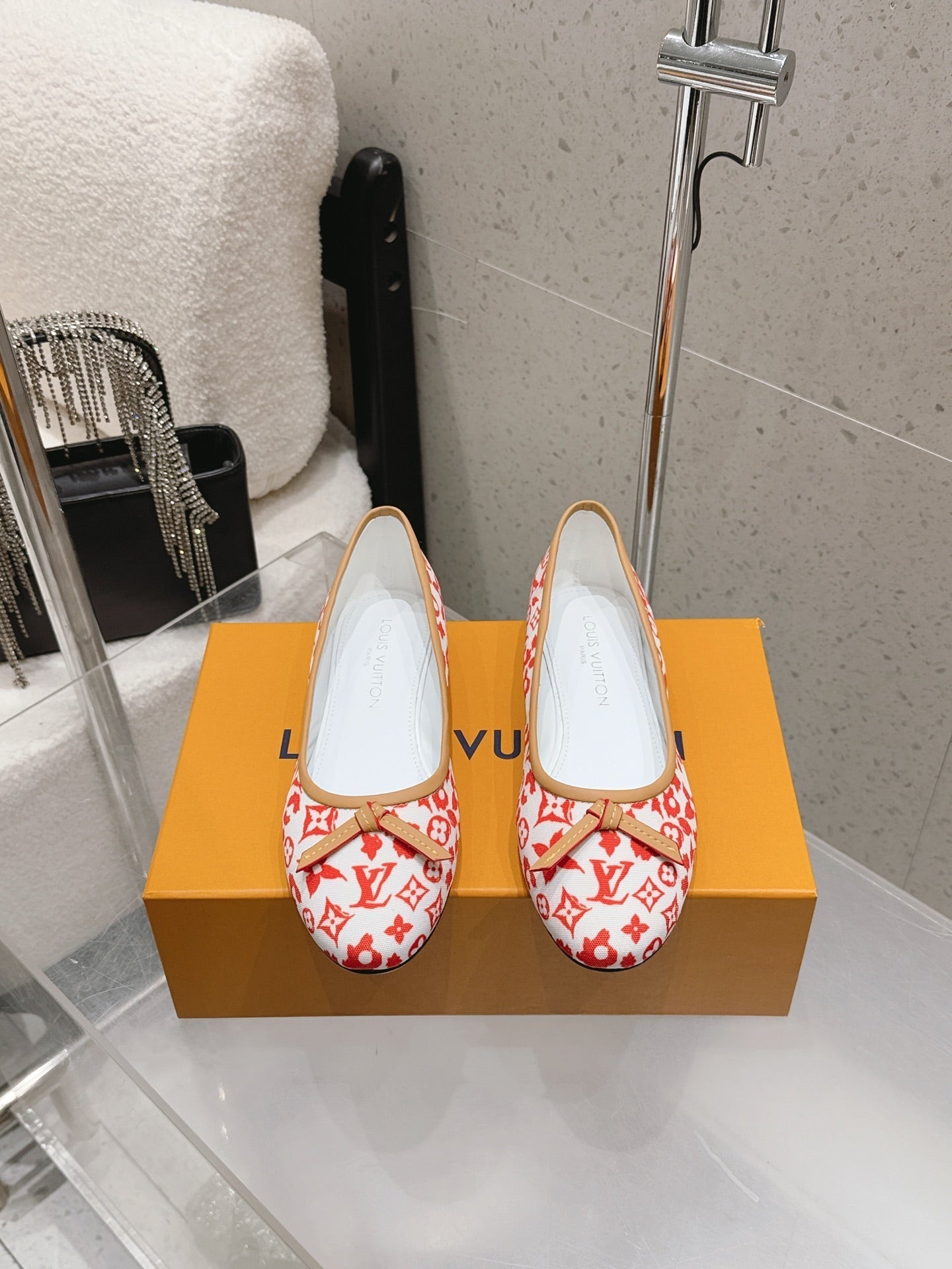 LV 26S BALLET FLATS IN WHITE RED MONOGRAM CANVAS WITH BEIGE CALFSKIN BOW