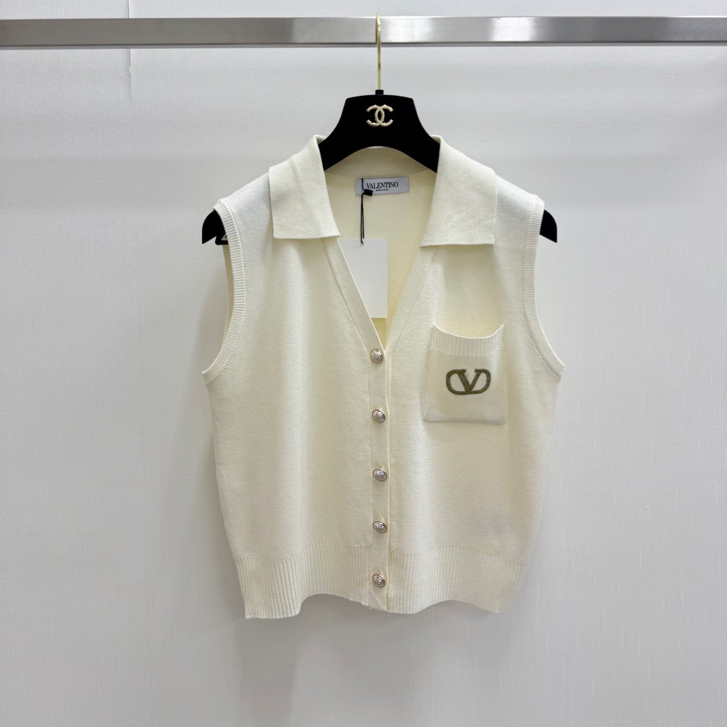 VALENTINO 26S COLLARED KNIT VEST 398
