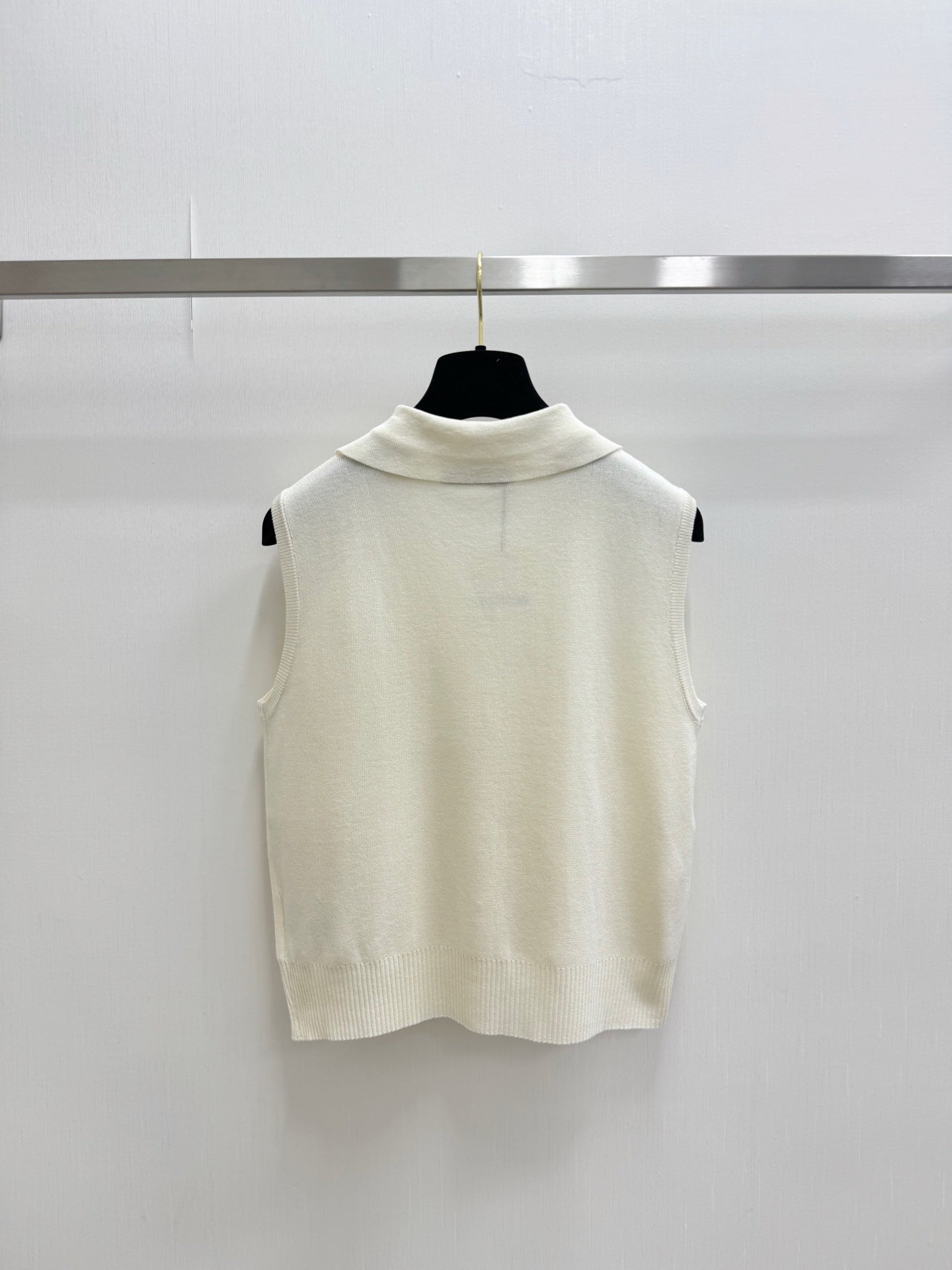 VALENTINO 26S COLLARED KNIT VEST 398