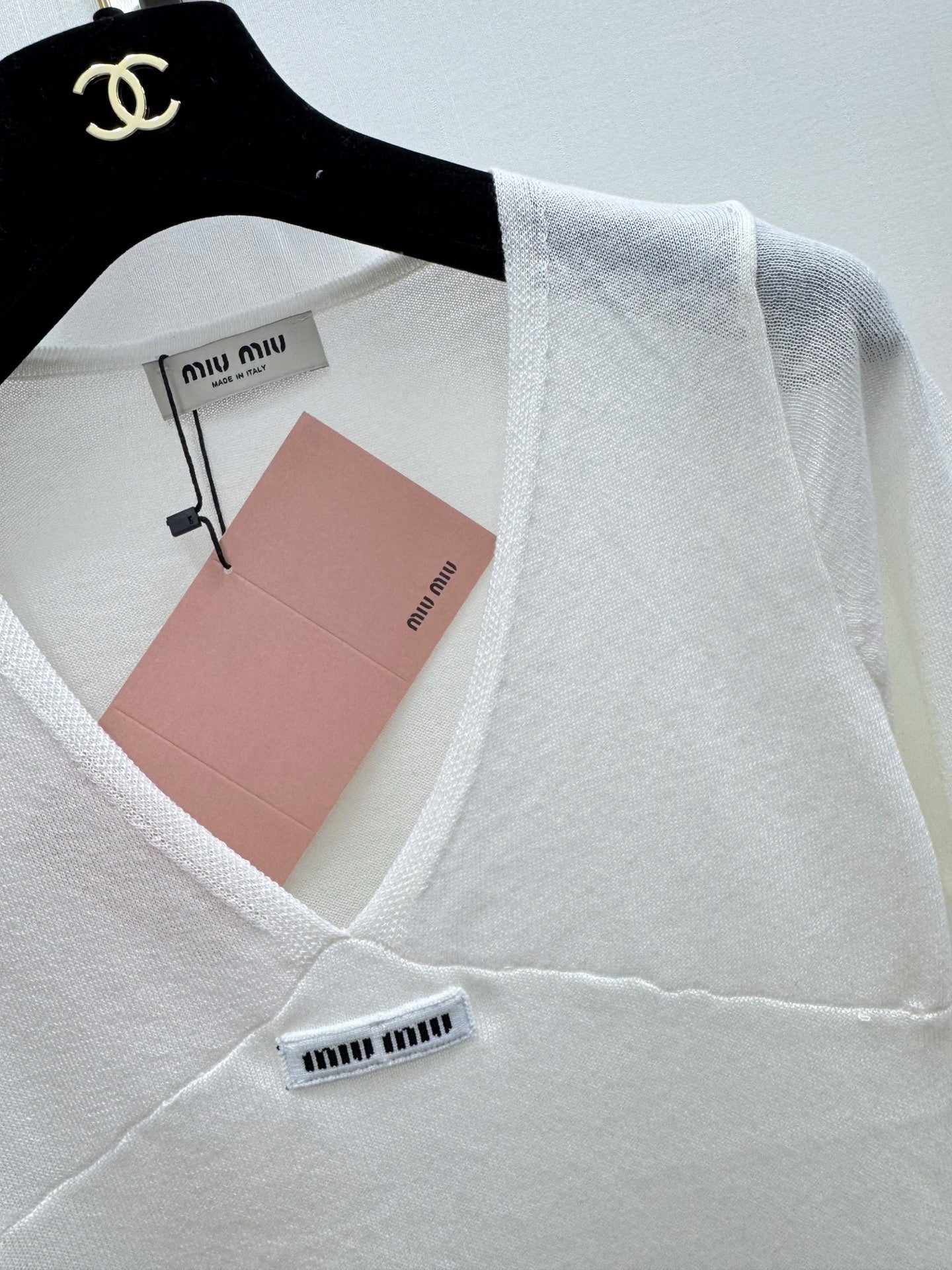 MIUMIU 26S V-NECK LONG-SLEEVE KNIT TOP 1296