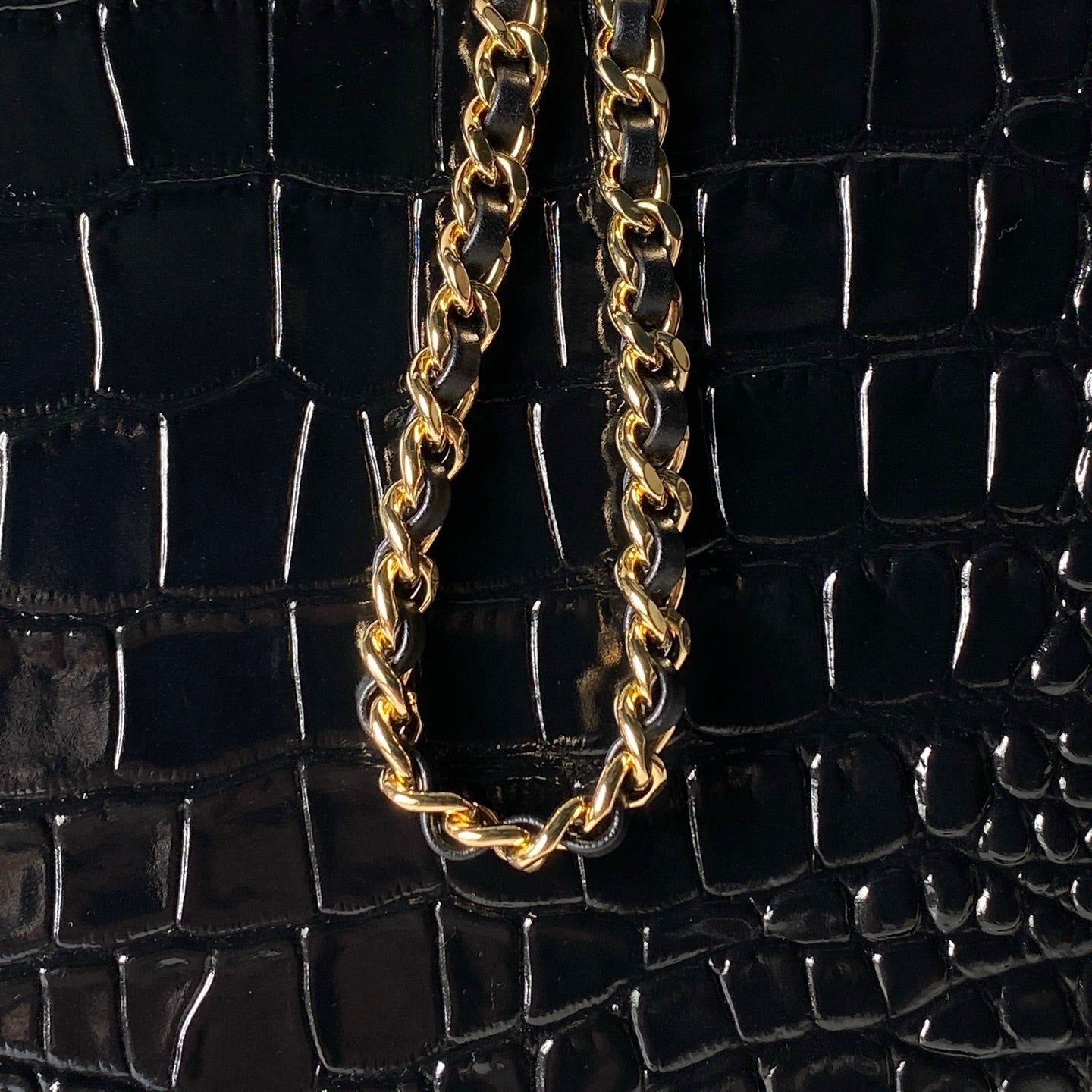 CHANEL 26S TOP HANDLE BAG 19 IN BLACK CROCODILE-EMBOSSED CALFSKIN GOLD HARDWARE