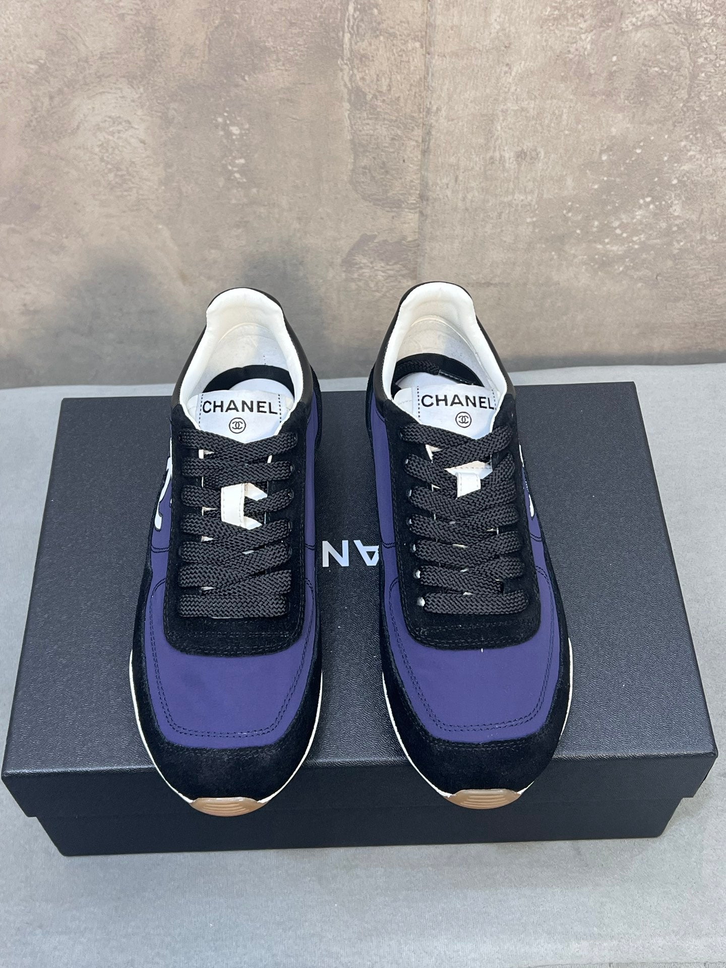CHANEL 26S RUNNING SNEAKERS IN BLACK PURPLE MIX MATERIAL CC LOGO