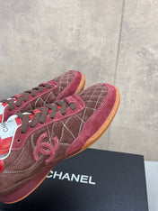 CHANEL 26S SNEAKERS IN DARK BROWN AND BURGUNDY RED SUEDE QUILTED CC LOGO