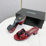 CHANEL 26S BLOCK HEEL SANDALS 40 MM IN RED CROCODILE-EMBOSSED CALFSKIN