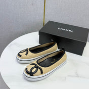CHANEL 26S CC LOGO SLIP-ON SNEAKERS IN BEIGE CALFSKIN