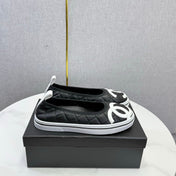 CHANEL 26S CC LOGO SLIP-ON SNEAKERS IN BLACK CALFSKIN