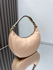 FENDIGRAPHY MEDIUM 29 IN BISQUE SMOOTH LAMBSKIN GOLD HARDWARE