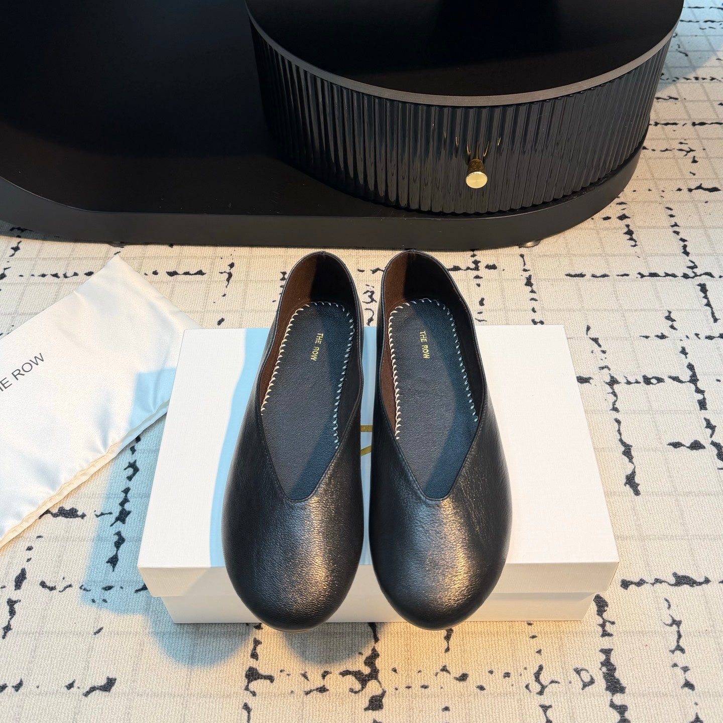 THE ROW 26S CLASSIC BALLET FLATS IN BLACK CALFSKIN
