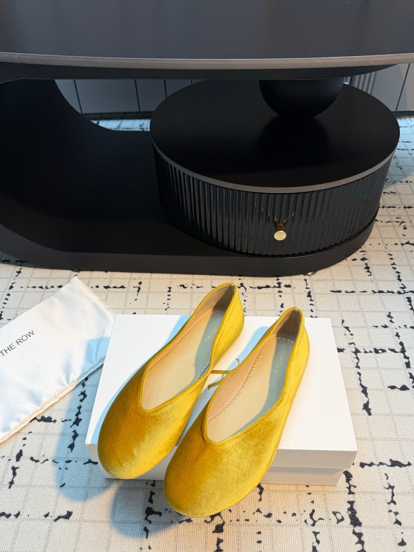 THE ROW 26S CLASSIC BALLET FLATS IN YELLOW VELVET