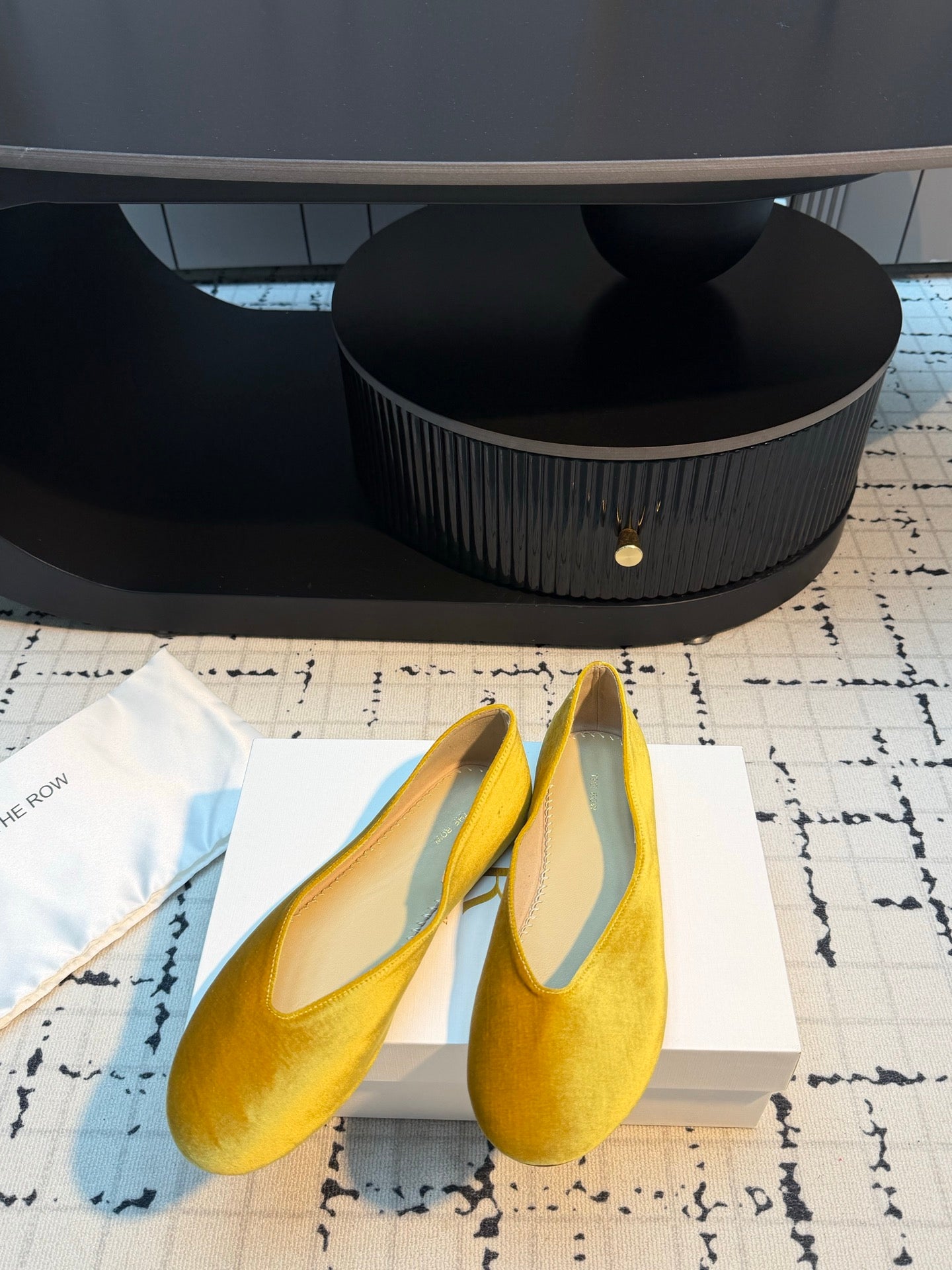 THE ROW 26S CLASSIC BALLET FLATS IN YELLOW VELVET